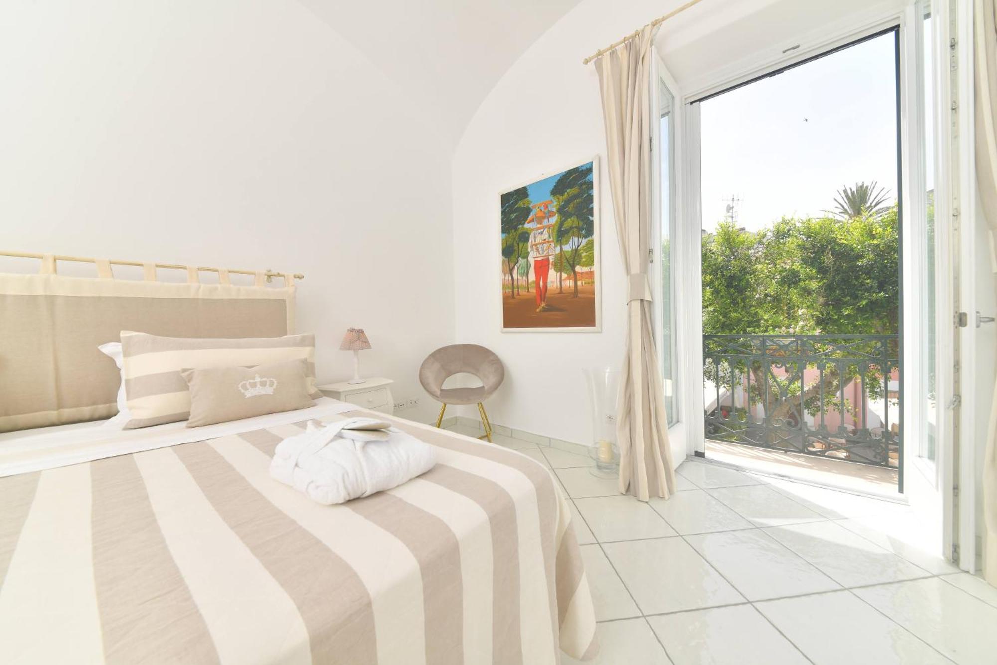 Queen Suite - Luxury Rooms (Adults Only) Forio di Ischia Εξωτερικό φωτογραφία